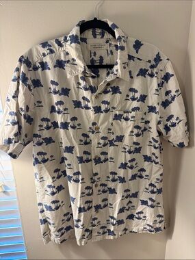 Island Republic White Short-Sleeve Button-Up Shirt with Blue Tropical Print